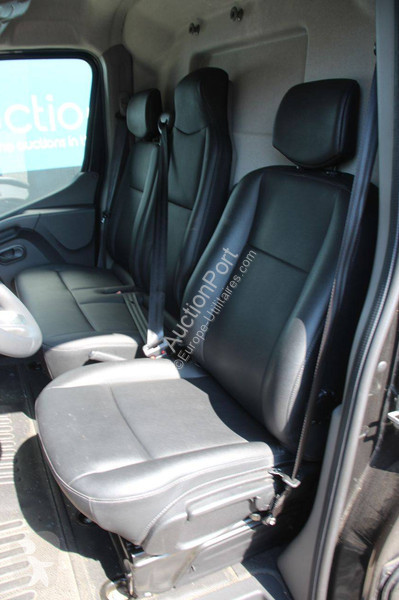 عربة نفعية Renault Crossover