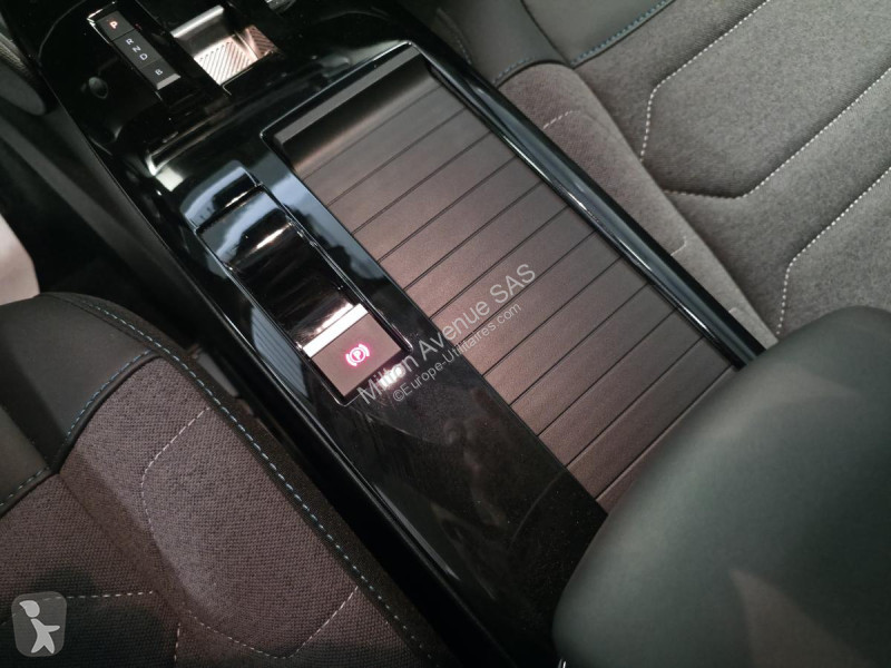 Véhicule utilitaire Citroën C4 X ë-136  E-Séries