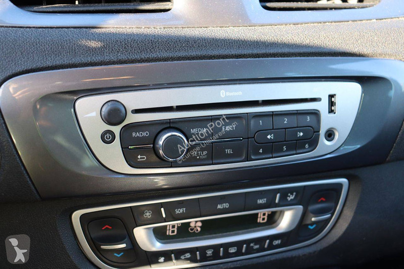 عربة نفعية Renault  Scénic