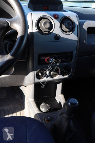 Véhicule utilitaire Peugeot