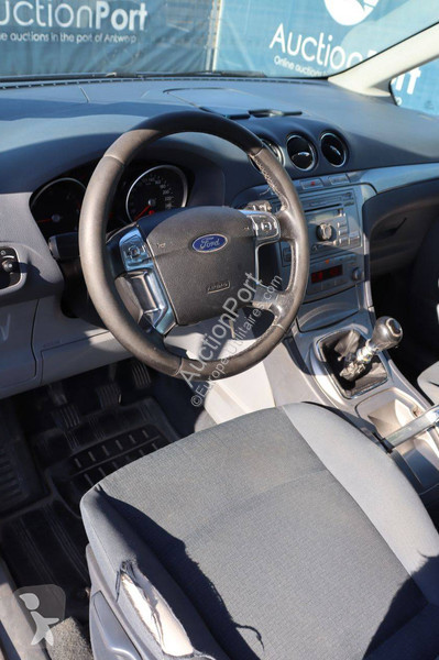 عربة نفعية Ford