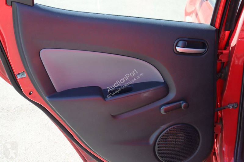 Samochód dostawczy Mazda  2