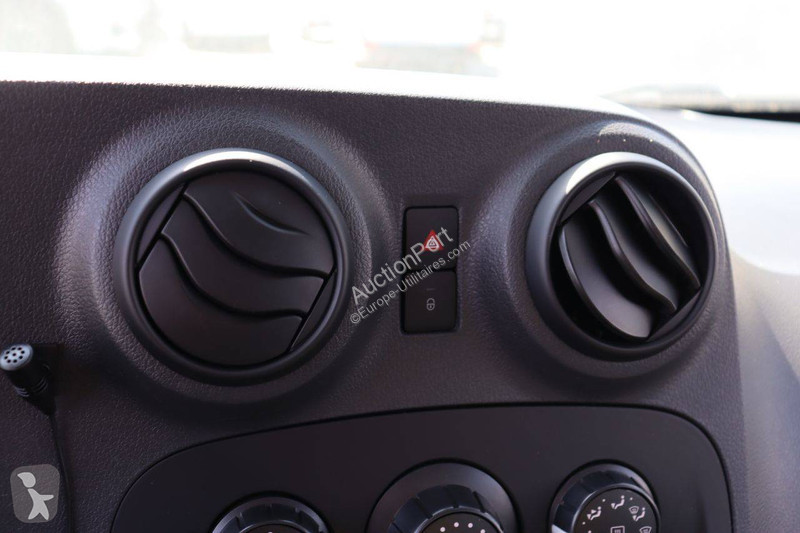 Véhicule utilitaire Mercedes Tourer 112