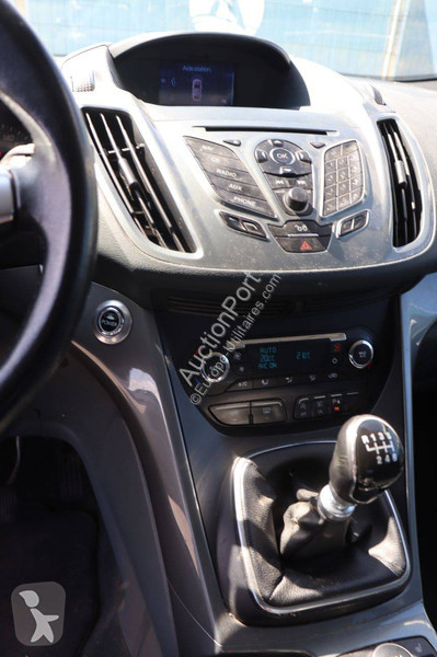 Véhicule utilitaire Ford Grand