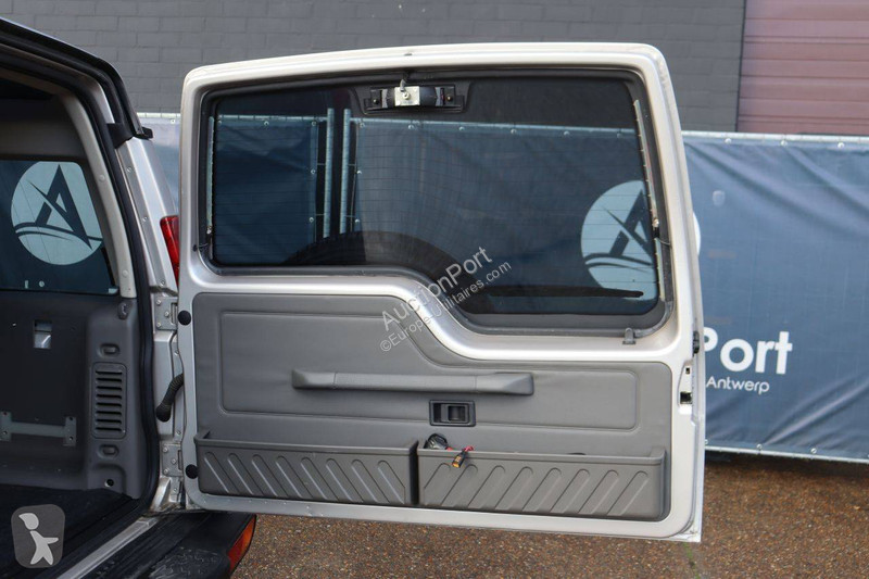 Véhicule utilitaire Land Rover V8