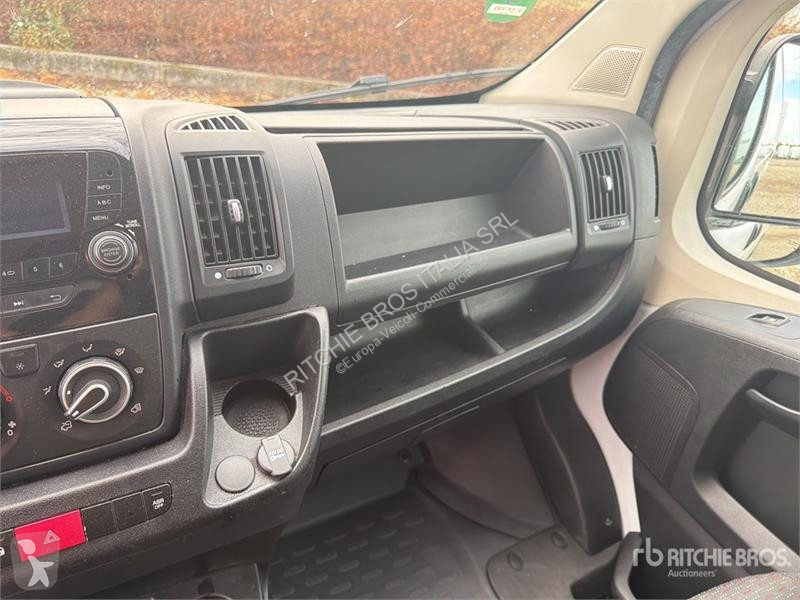 Véhicule utilitaire Opel 2.2