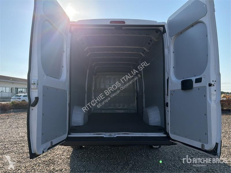 Véhicule utilitaire Opel