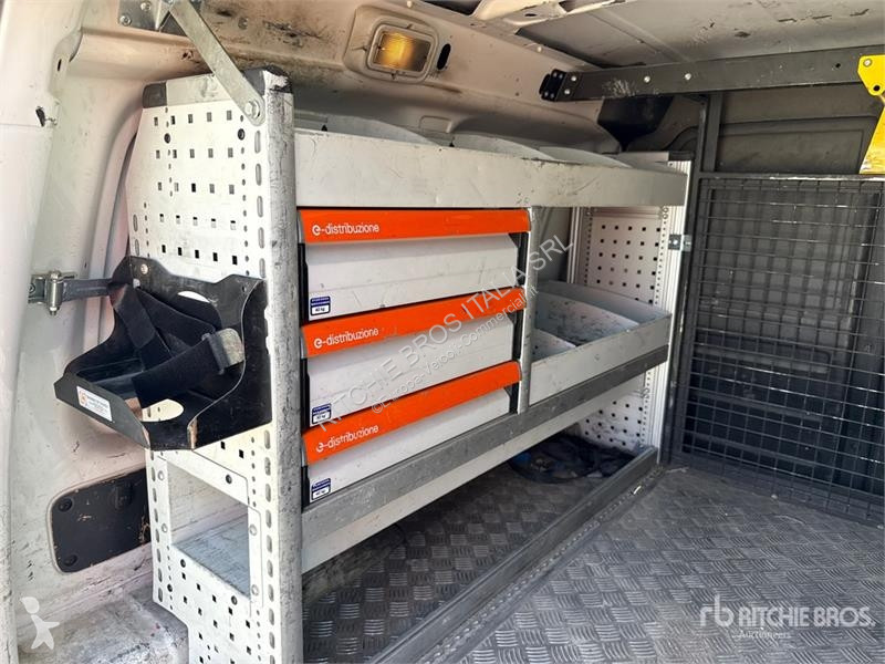 Комерційні автомобілі Volkswagen Cargo Van