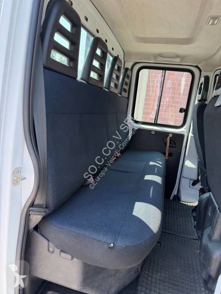 Лекотоварен автомобил Iveco 35S12