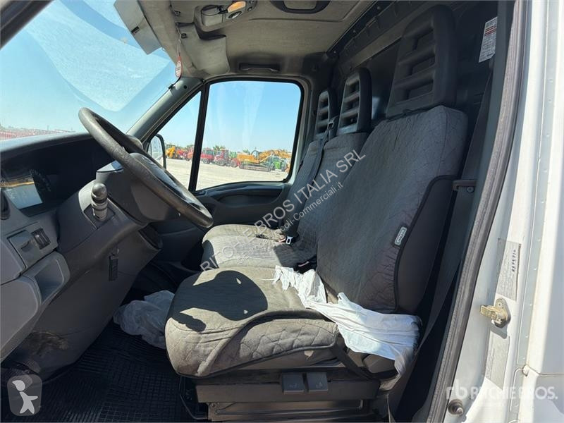 Furgoneta Iveco 35C15 Cargo Van