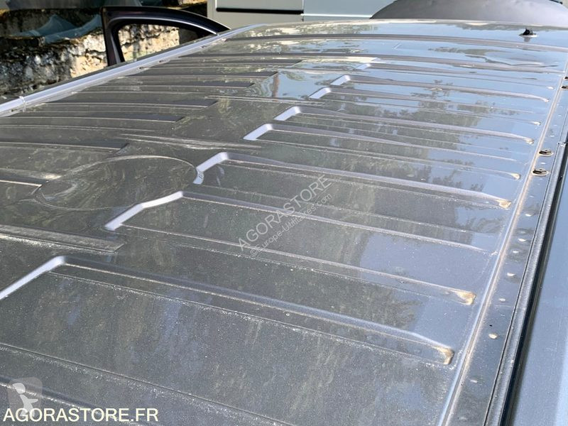 Véhicule utilitaire Renault TRAFIC