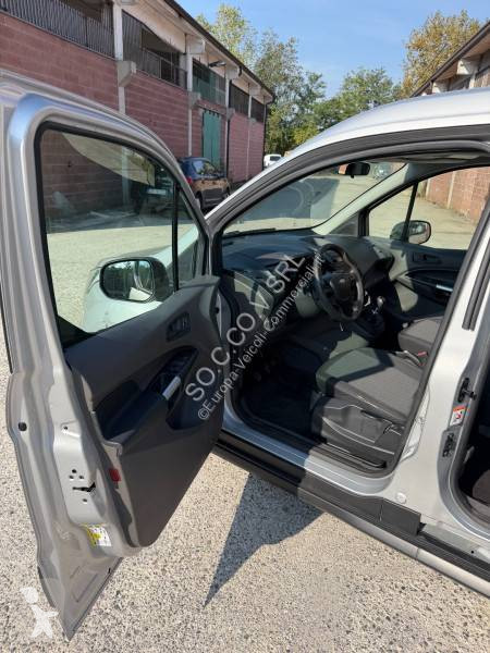 Véhicule utilitaire Ford