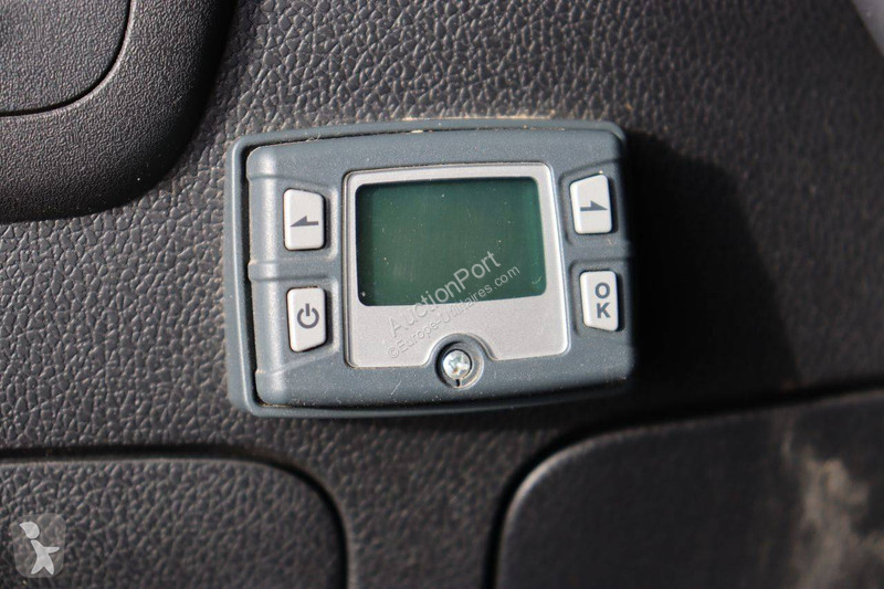 Véhicule utilitaire Nissan