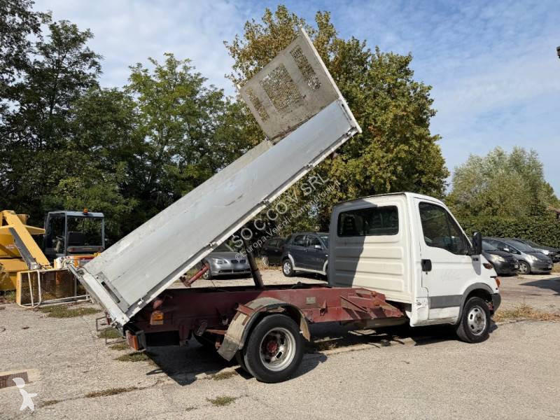 Véhicule utilitaire Iveco 35C09