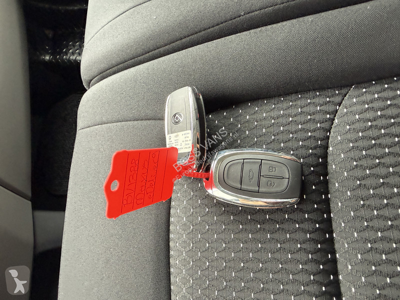Véhicule utilitaire Maxus e 9 89kWh 204PK e 9