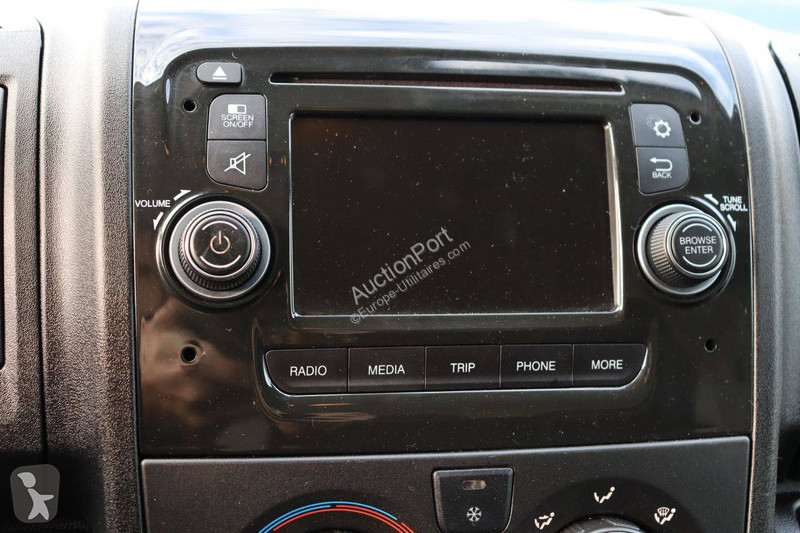 Véhicule utilitaire Peugeot