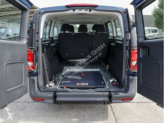 Autoutilitară Mercedes 114...