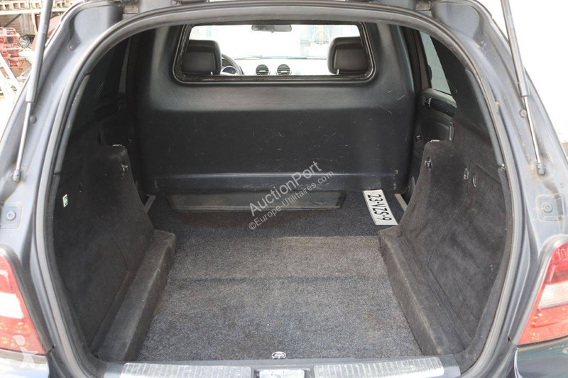 Véhicule utilitaire Mercedes 4 MATIC M-Klasse