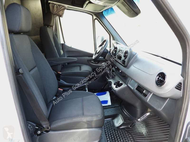 Autoutilitară Mercedes 23RANSIT