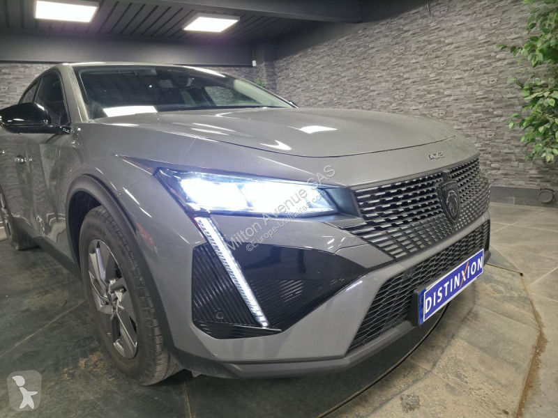 Véhicule utilitaire Peugeot 408 1.2i Hybrid...