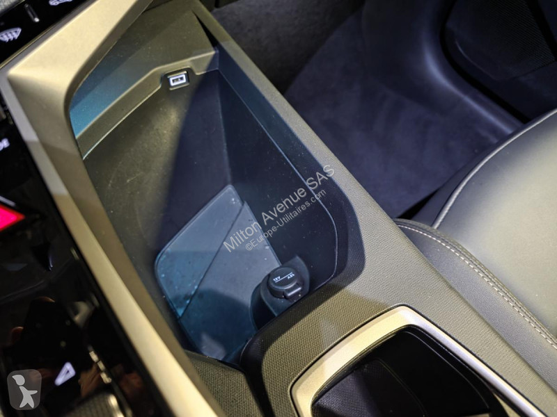 عربة نفعية Peugeot 5008 1.2i Hybrid -136 - BV...