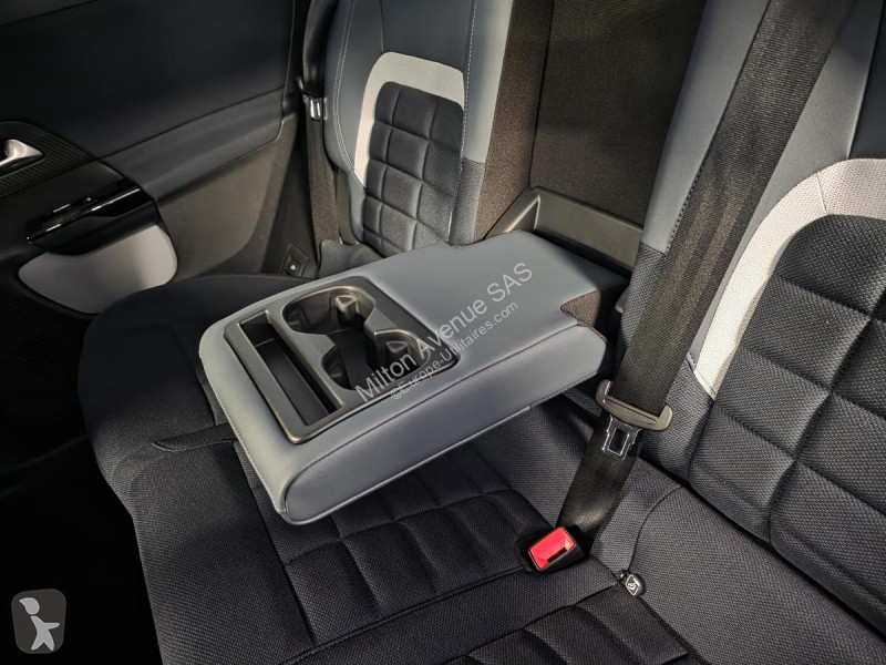 Véhicule utilitaire Citroën C5 AIRCROSS 1.2i...