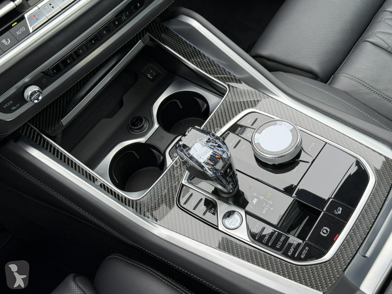 Samochód dostawczy BMW X6