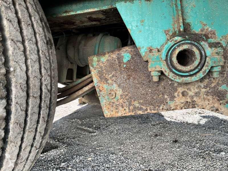 Véhicule utilitaire   3 ESSIEUX