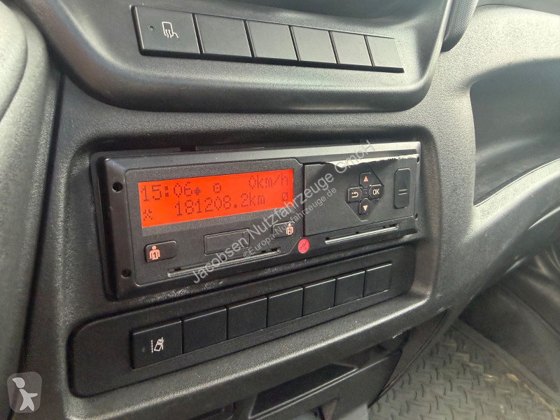 عربة نفعية Iveco 40c17 + Veldhuizen P33-2...