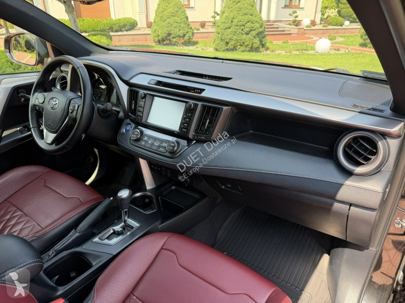 Samochód dostawczy Toyota RAV-4