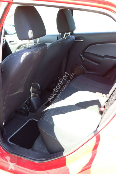 Samochód dostawczy Mazda  2