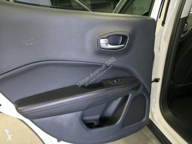 Véhicule utilitaire Jeep 1.3 GSE T4 130 4x2...