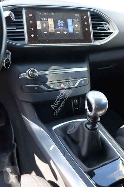 Véhicule utilitaire Peugeot
