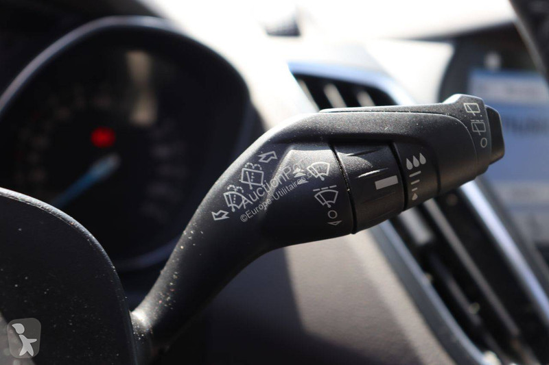 Véhicule utilitaire Ford Grand