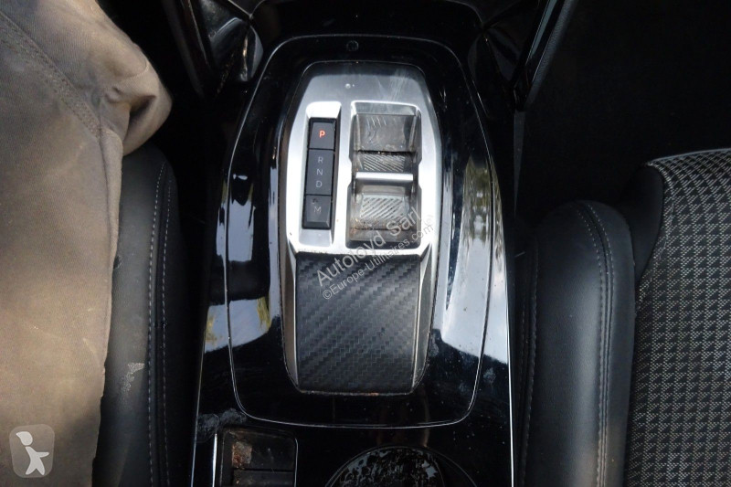 Véhicule utilitaire Peugeot 1,2 PURETECH 130 BVA