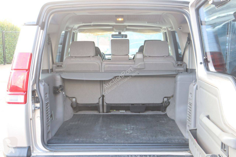 Véhicule utilitaire Land Rover V8