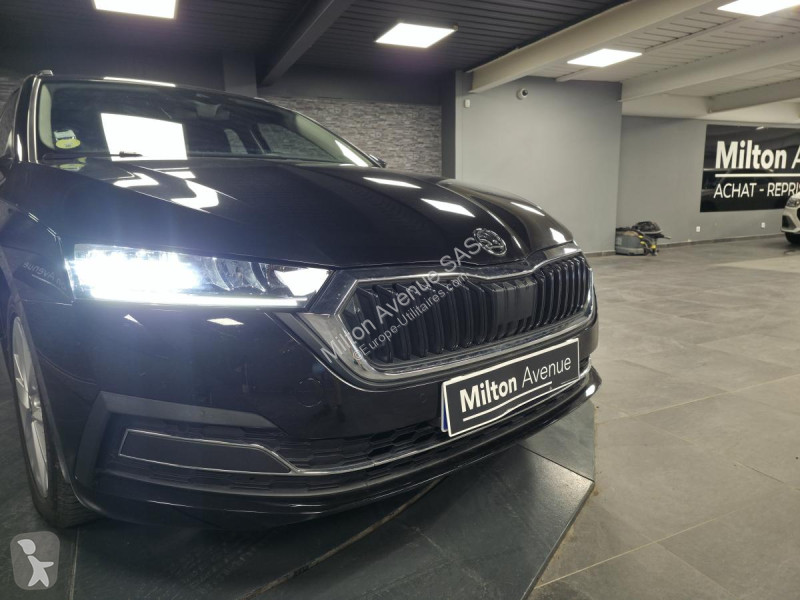 Véhicule utilitaire Skoda OCTAVIA Combi 2.0 TDI...
