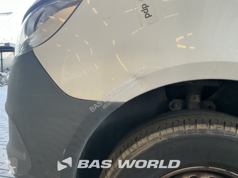 Лекотоварен автомобил Mercedes 312