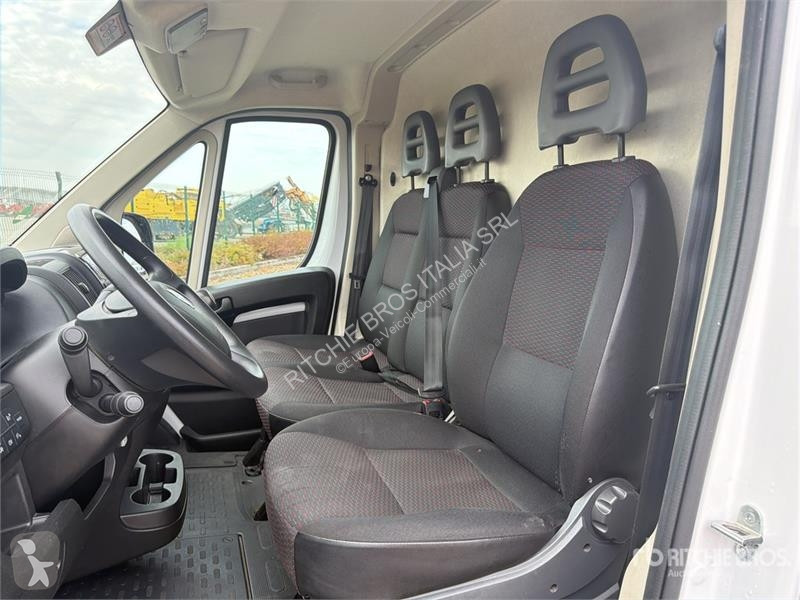 Véhicule utilitaire Opel 2.2