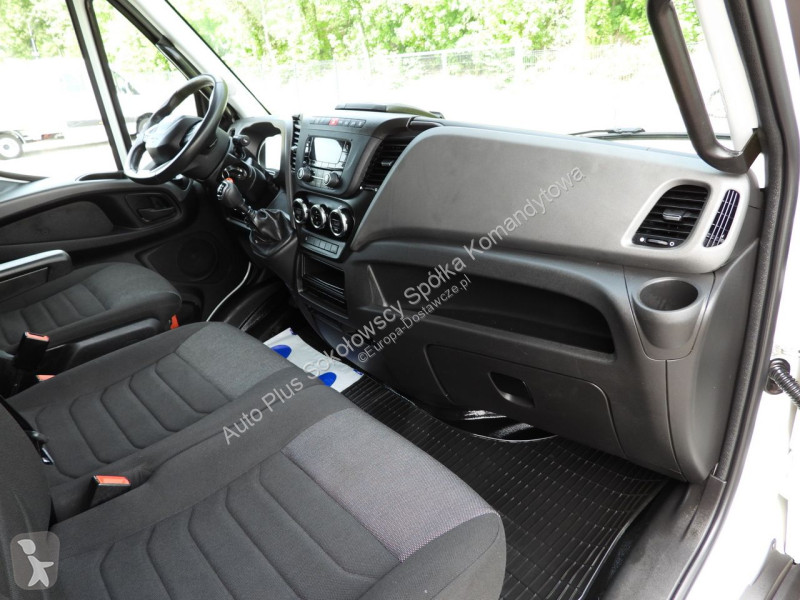 Лекотоварен автомобил Iveco 35C16 DAILY