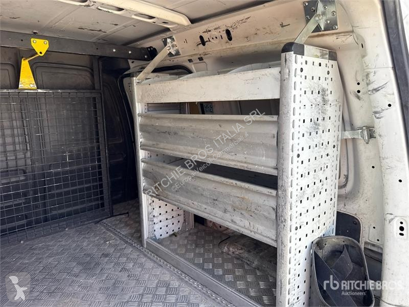 Комерційні автомобілі Volkswagen Cargo Van