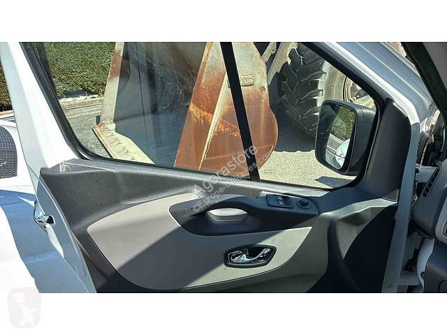Лекотоварен автомобил Renault TRAFIC