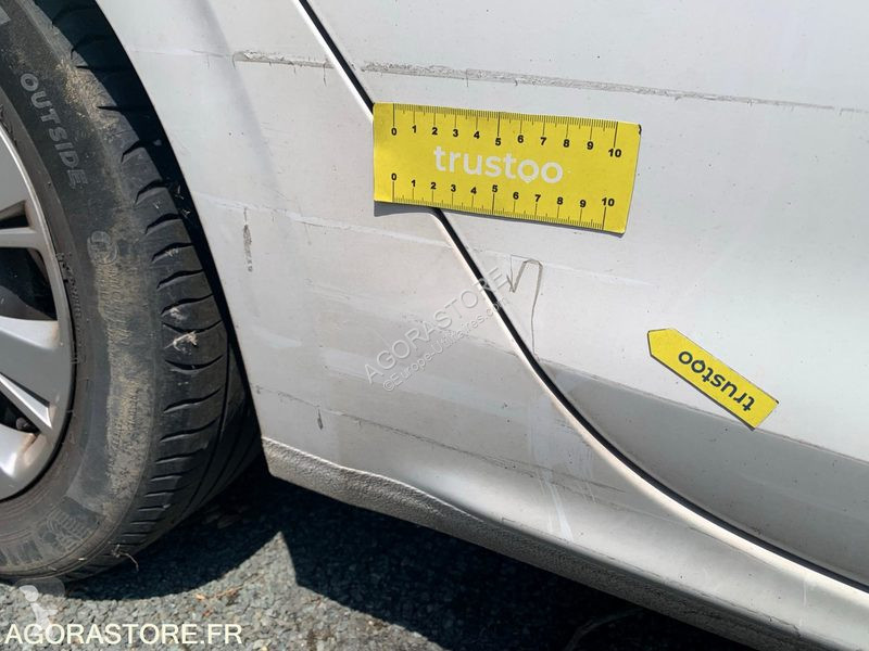Véhicule utilitaire Peugeot 208