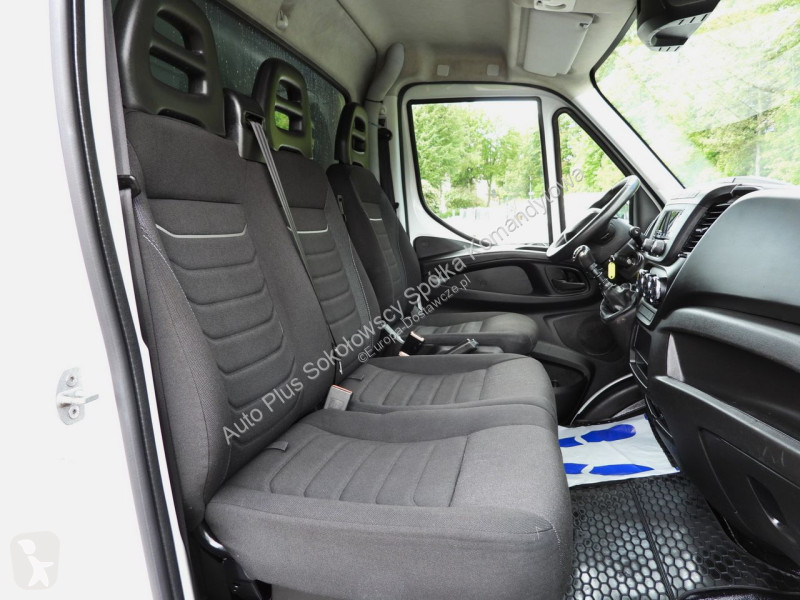 Véhicule utilitaire Iveco 50C18 DAILY