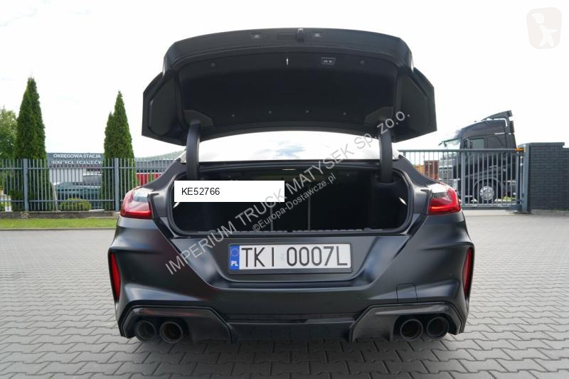 Véhicule utilitaire BMW M8