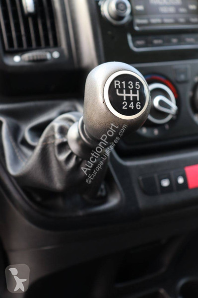 Véhicule utilitaire Peugeot