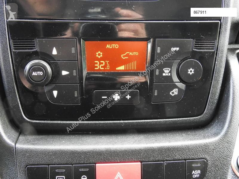 Véhicule utilitaire Citroën JUMPER FURGON...