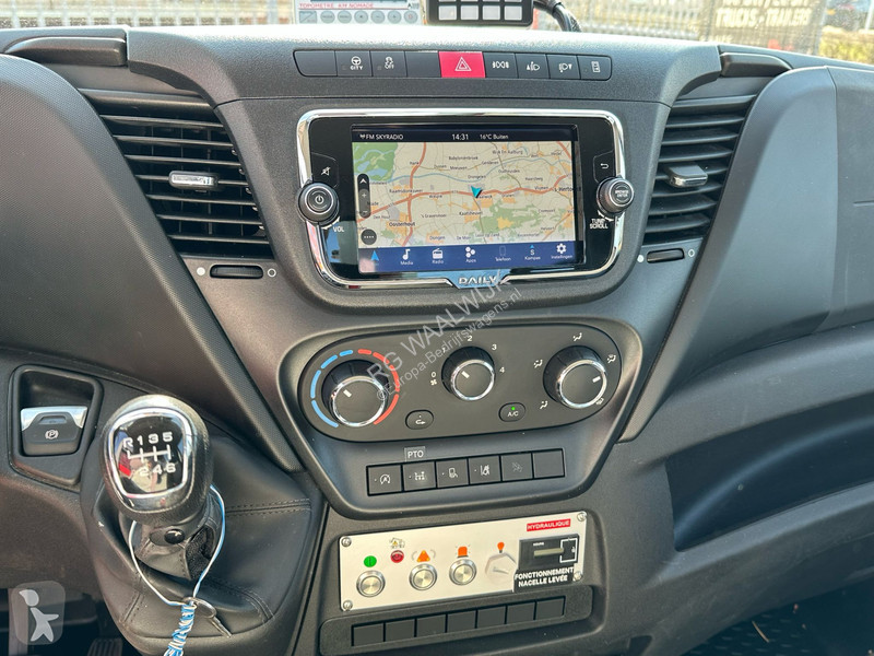 Véhicule utilitaire Iveco 35S14 APK 29-08-2026,...