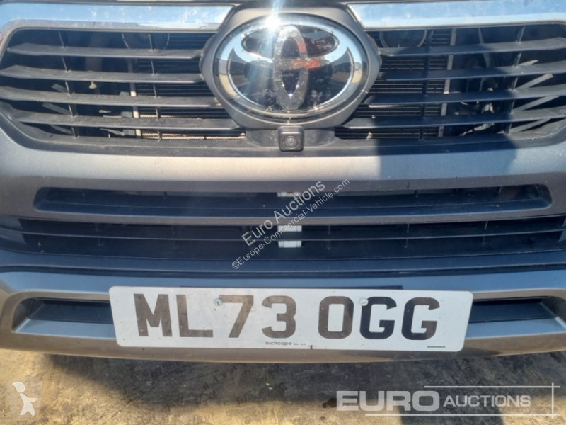 Furgoneta Toyota Hilux