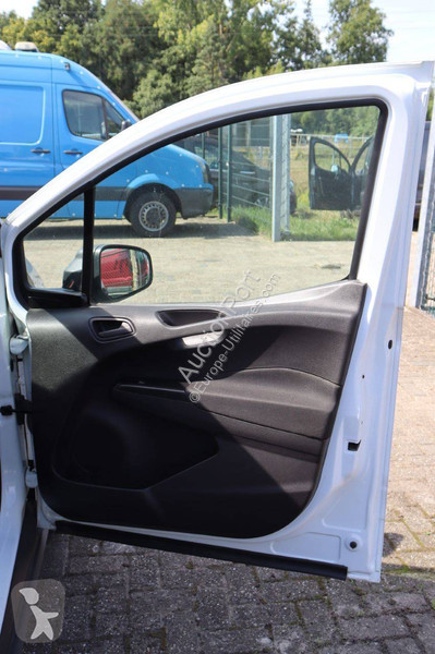 Furgoneta Ford Courier